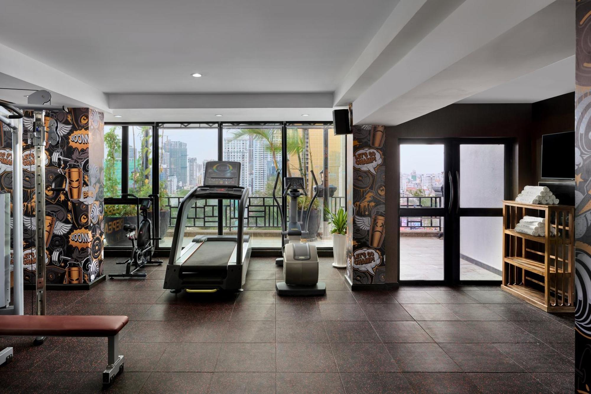Caravan Hotel By Ehm Phnom Penh Exterior photo